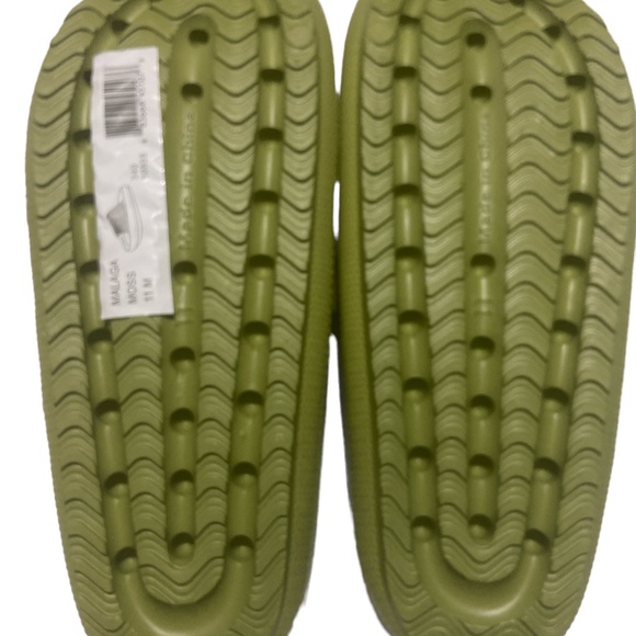 New BEBE Malaga Pool Slide - Picture 4 of 4